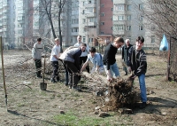 С теми, кто вышел красить и мести...